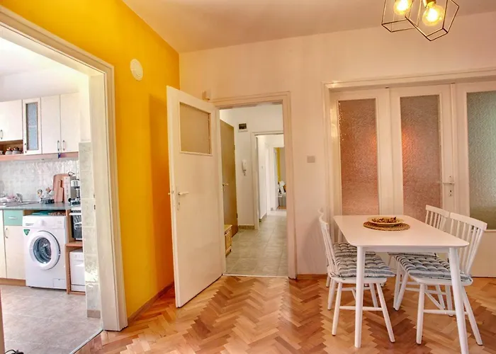 Terrace Home - Three Bedrooms City Center