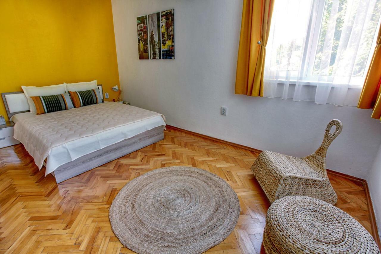 Apartment Terrace - Three Bedrooms Center *