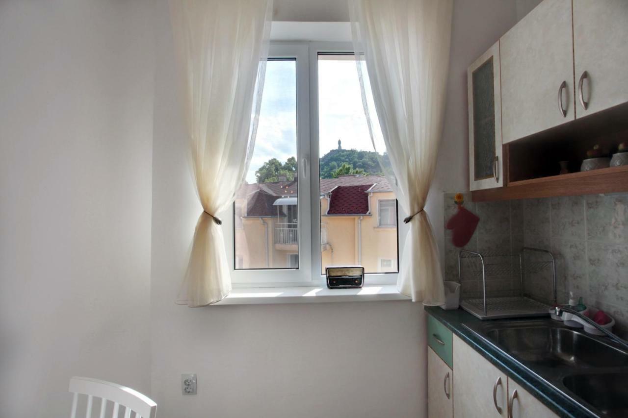 Apartment Terrace - Three Bedrooms Center